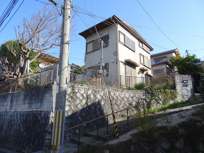 生駒市俵口町